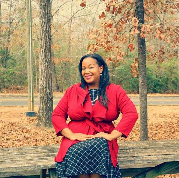 Meet your Posher, Jennifer - Picture 4 of 8